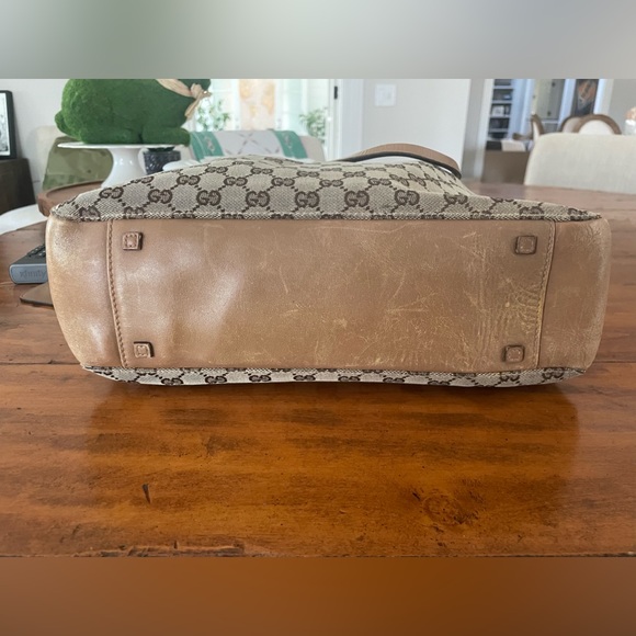 Gucci Canvas and Leather Tote Bag in beige. Great condition and authenticated. - Picture 8 of 11